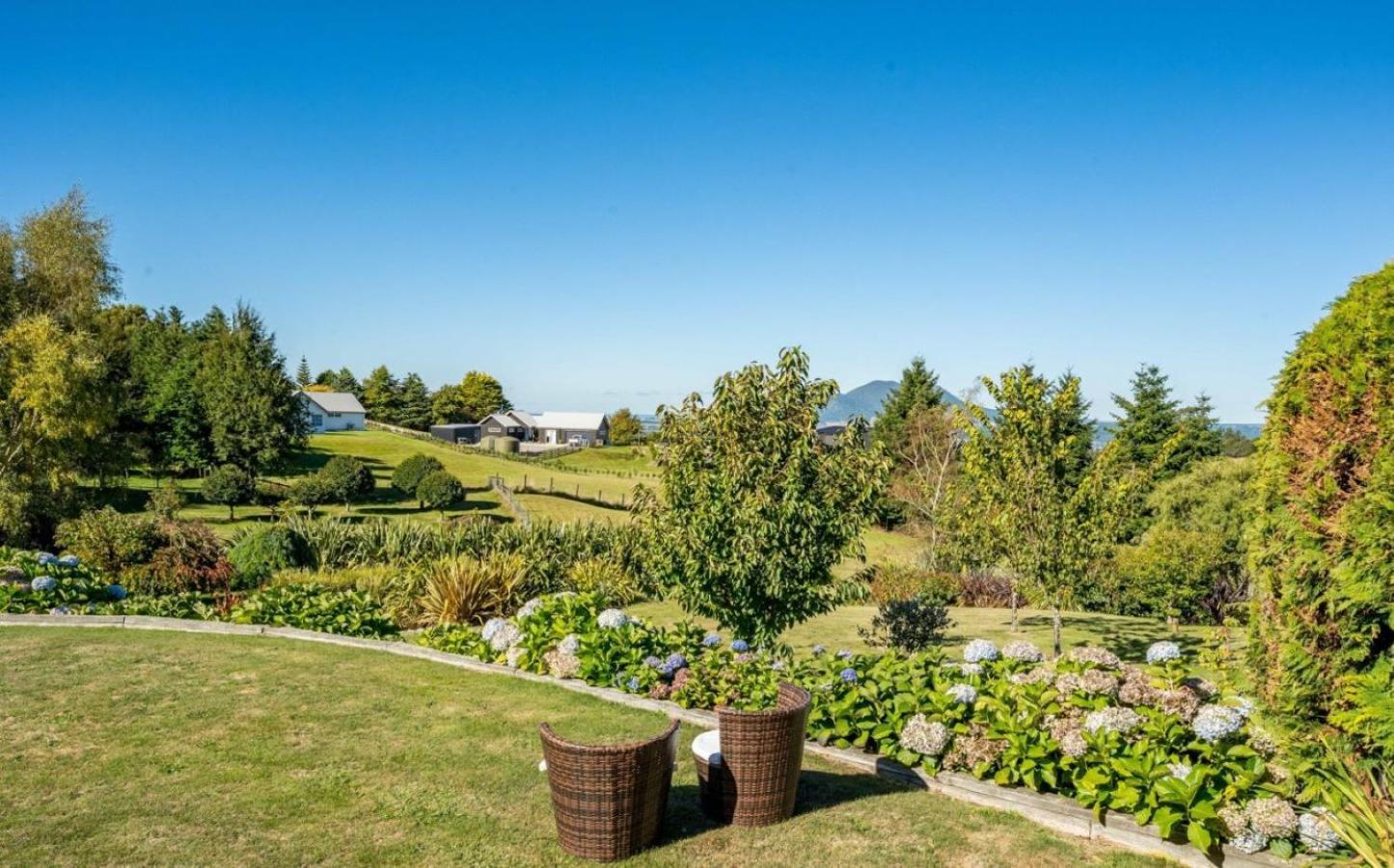 Mountviews Lodge 타우포 호 외부 사진