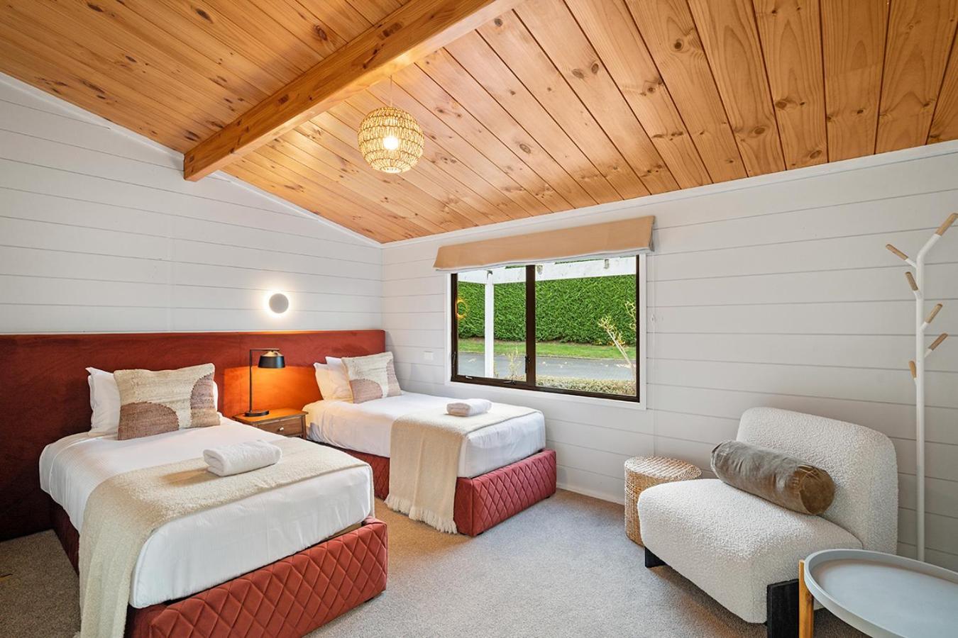 Mountviews Lodge 타우포 호 외부 사진